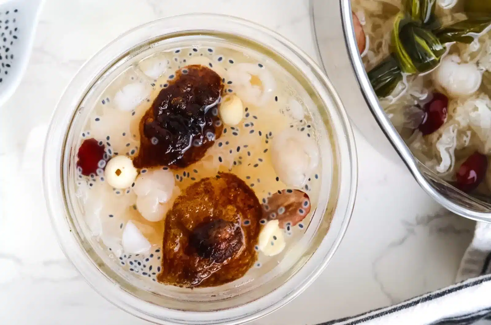 Lin Chi Kang - Lotus seeds and basil seeds drink for hydration