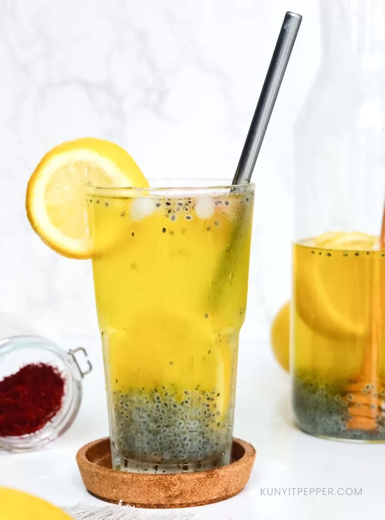 A glass of sharbat-e tohme sharbati.