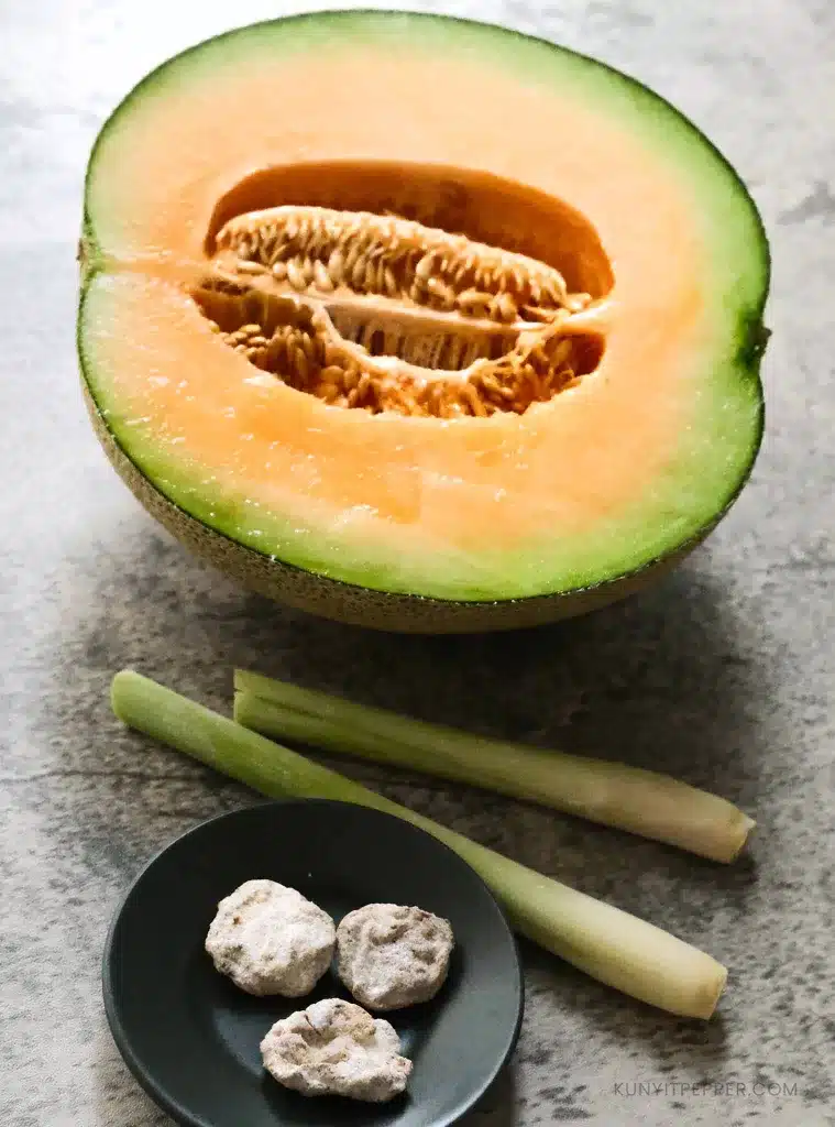 Ingredients to make cantaloupe juice with dried plum