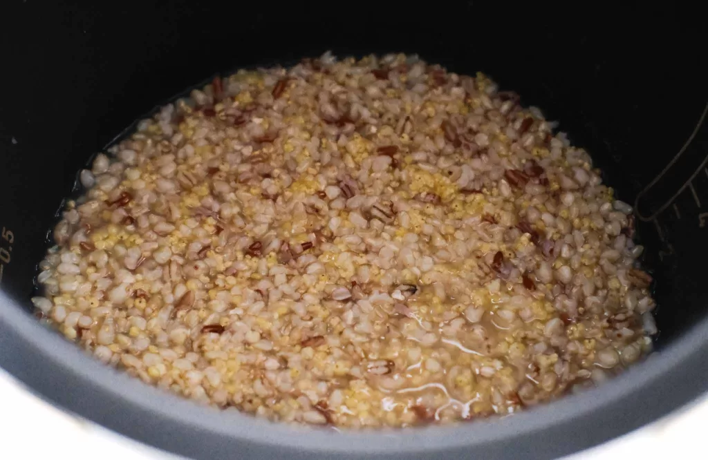 Cooked until soften multigrain rice in a rice cooker