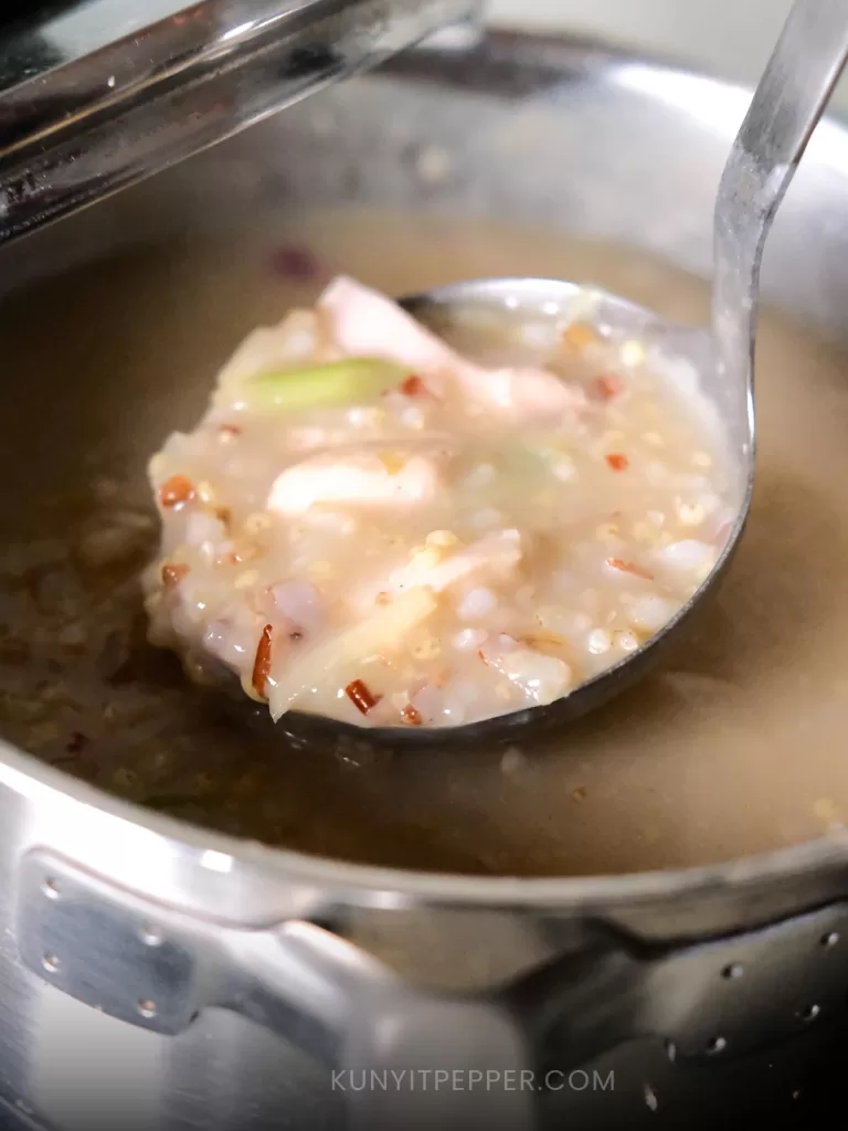 That makes it a healthier alternative to traditional congee while still keeping the comforting flavor of Chinese jook or classic ginger chicken congee.