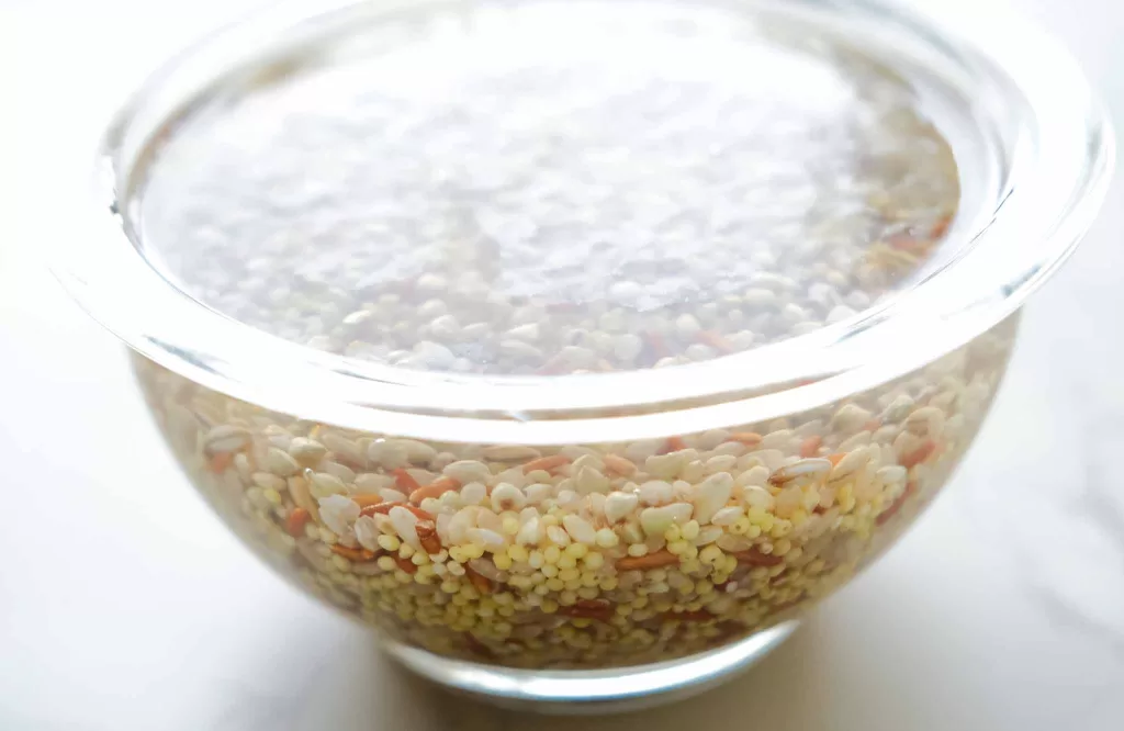 Soaking multigrain rice in a bowl